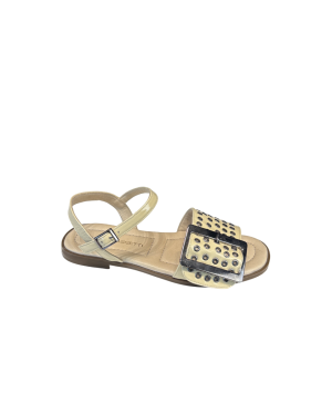 Sandalo Con Accessorio Fibbia Borchie Burro